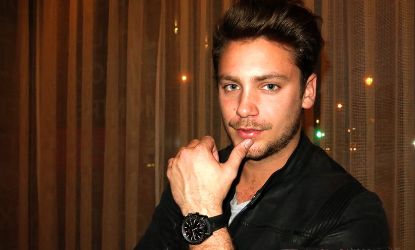 Talented Musician Bastian Baker Needs UK Omega Speedmaster 311.92.44.51.01.003 Replica Watches